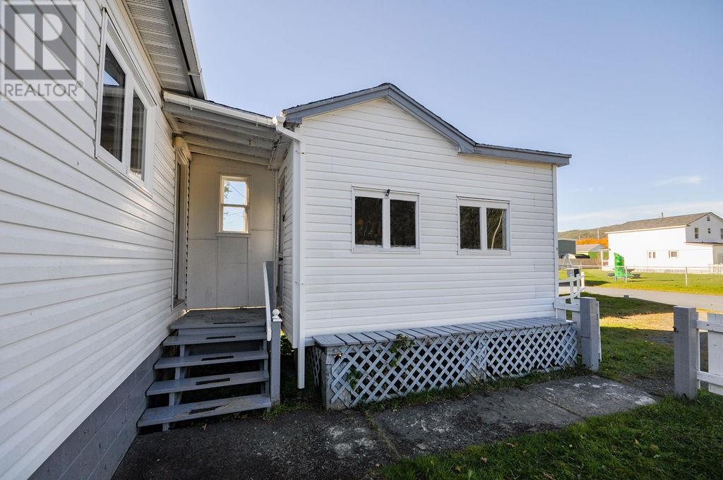 6 Mount Pleasant Street, Placentia — photo 3