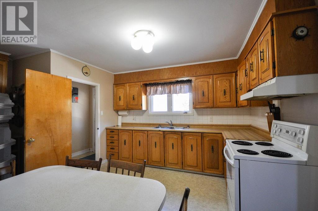 6 Mount Pleasant Street, Placentia — photo 4