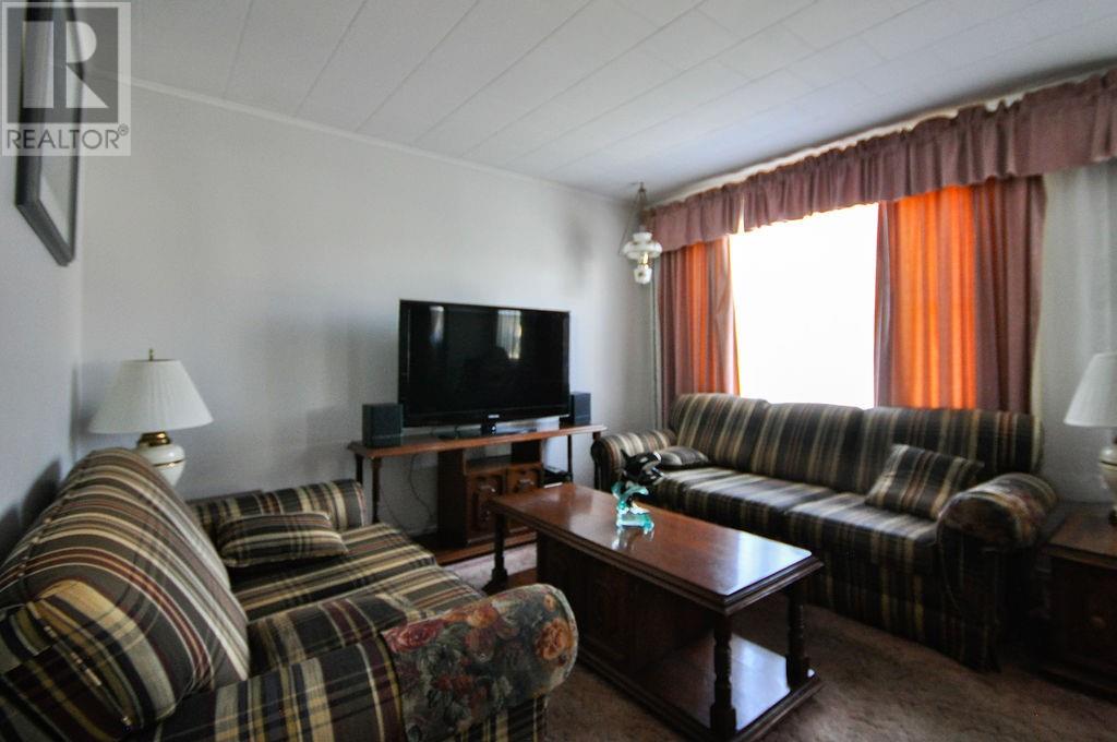 6 Mount Pleasant Street, Placentia — photo 7