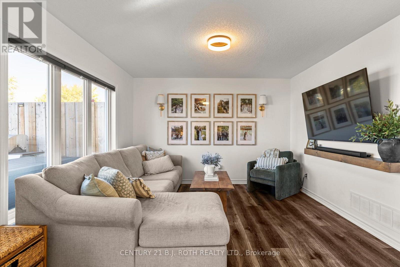 263 Quebec Street, Clearview, Ontario  L0M 1S0 - Photo 10 - S14127834