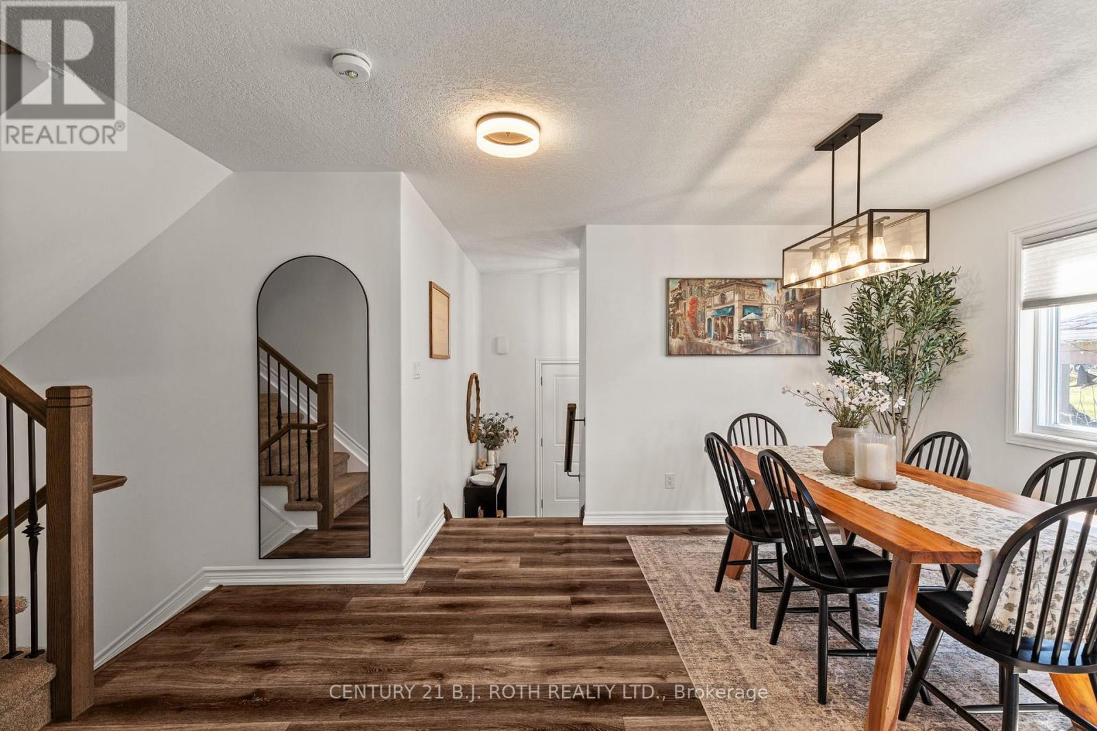 263 Quebec Street, Clearview, Ontario  L0M 1S0 - Photo 4 - S14127834