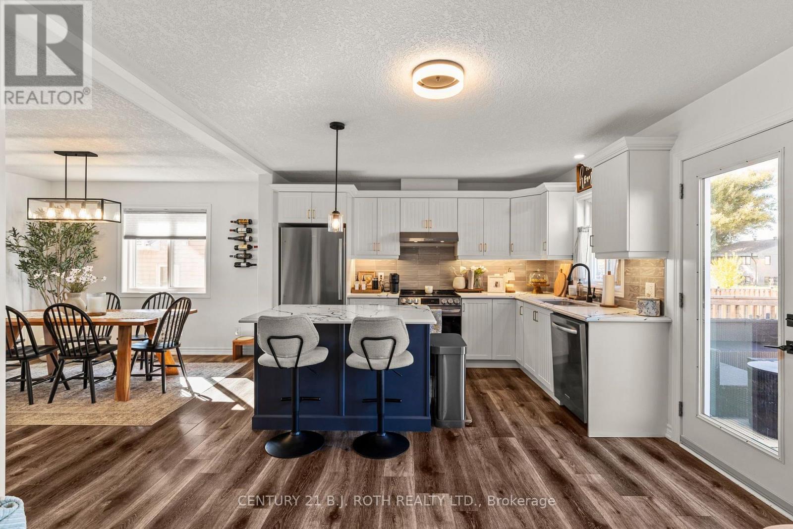 263 Quebec Street, Clearview, Ontario  L0M 1S0 - Photo 6 - S14127834