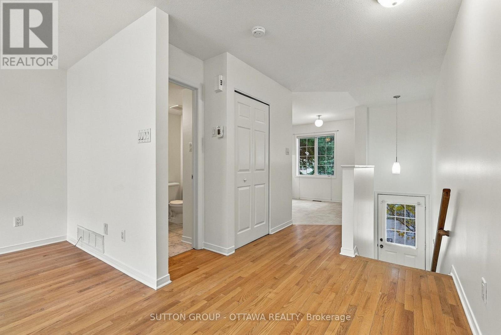 22 Manhattan Crescent, Ottawa, Ontario  K2C 4B4 - Photo 4 - X14127762
