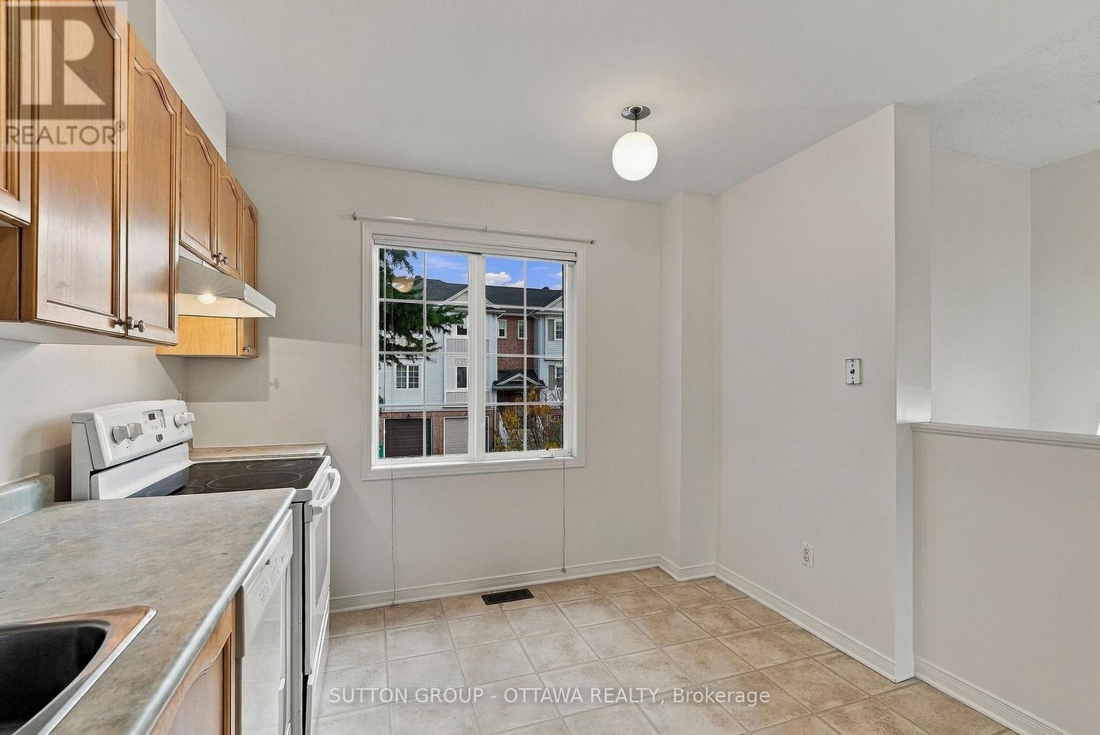 22 Manhattan Crescent, Ottawa, Ontario  K2C 4B4 - Photo 7 - X14127762