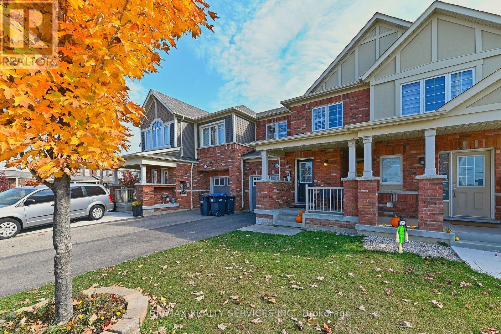 25 Donlamont Circle, Brampton, Ontario  L7A 4T5 - Photo 2 - W14127740