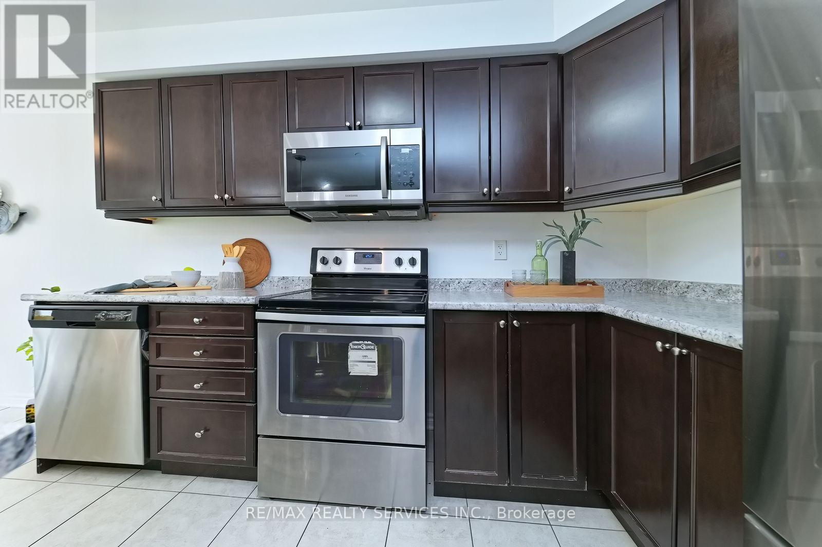 25 Donlamont Circle, Brampton, Ontario  L7A 4T5 - Photo 9 - W14127740