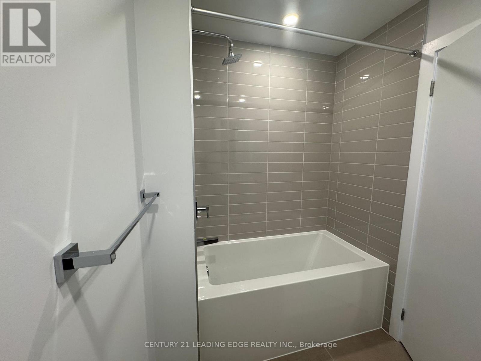 2202 - 430 Square One Drive, Mississauga (Creditview), Ontario  L5B 0L6 - Photo 13 - W14127782