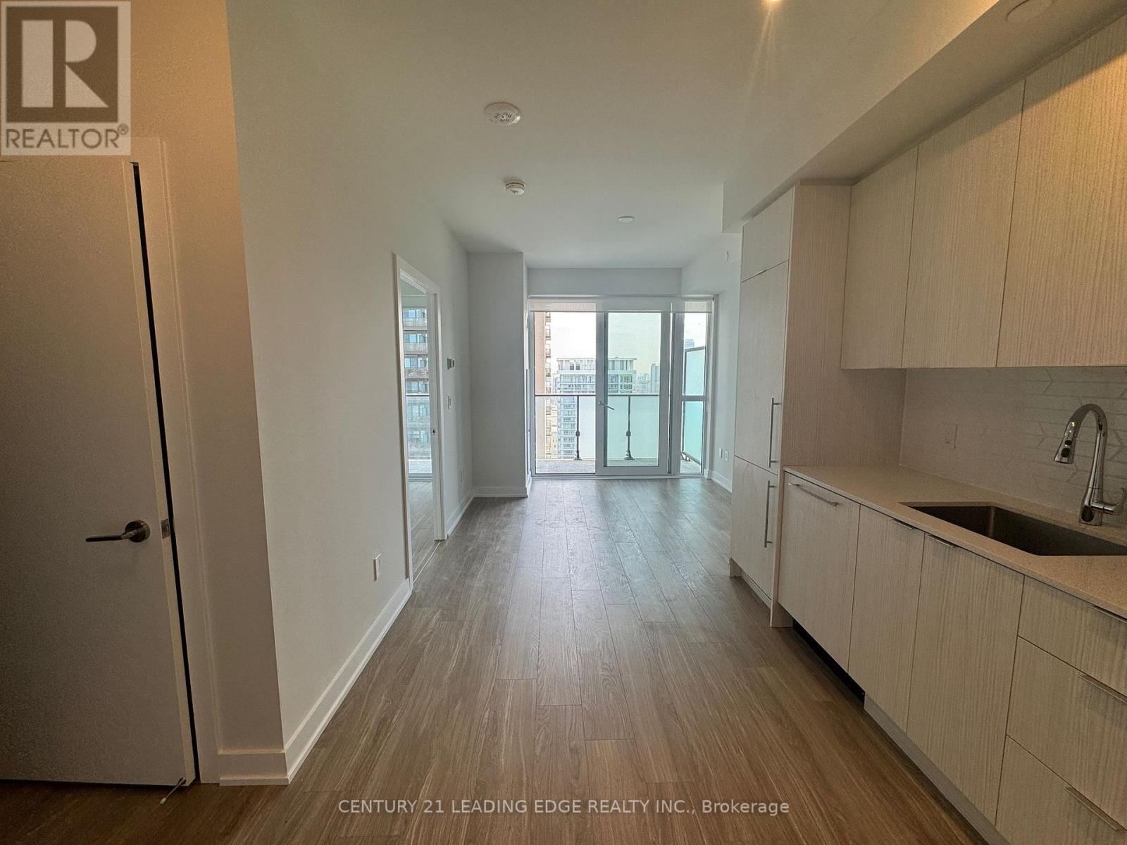 2202 - 430 Square One Drive, Mississauga (Creditview), Ontario  L5B 0L6 - Photo 4 - W14127782