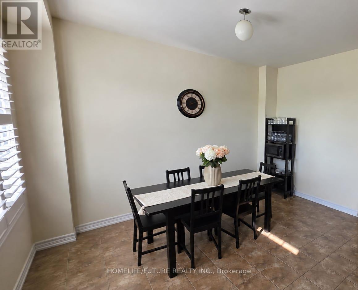 27 Saint Dennis Road, Brampton, Ontario  L6R 3W7 - Photo 11 - W14127784