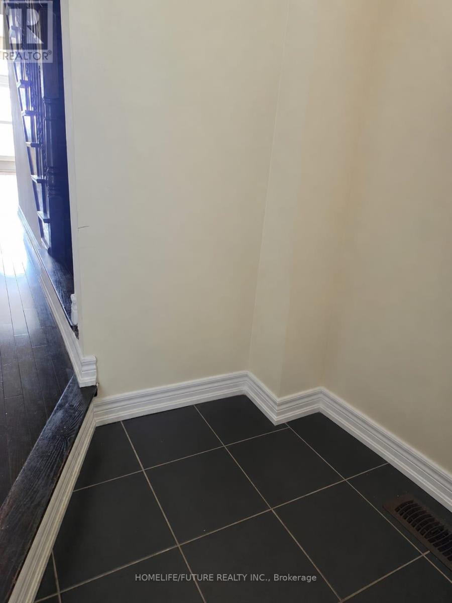 27 Saint Dennis Road, Brampton, Ontario  L6R 3W7 - Photo 24 - W14127784