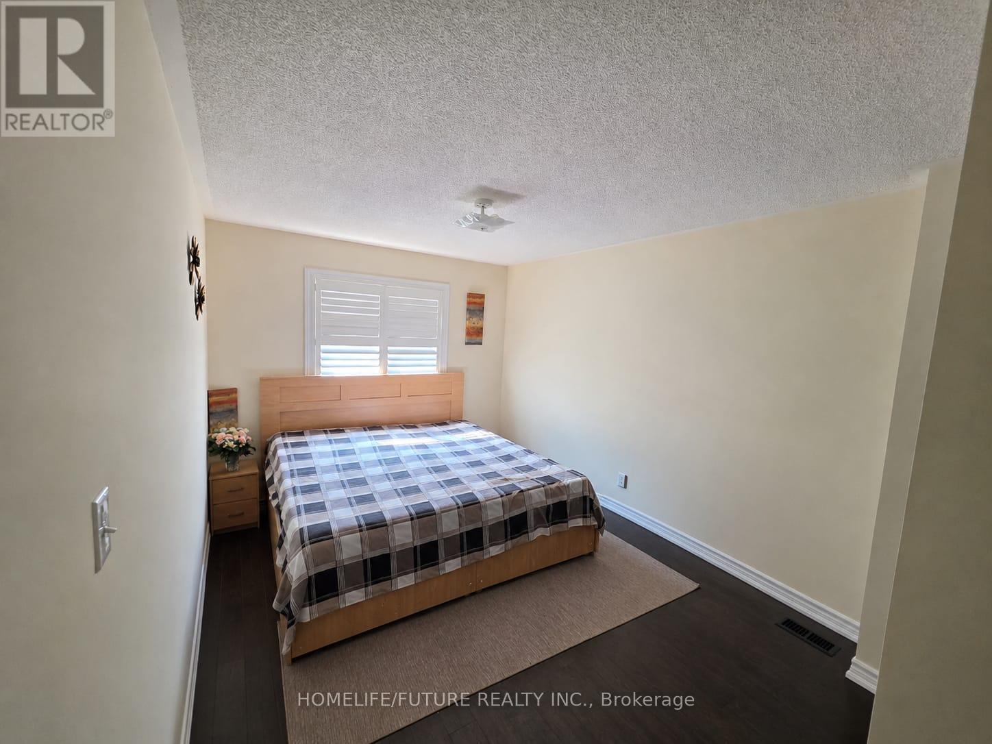 27 Saint Dennis Road, Brampton, Ontario  L6R 3W7 - Photo 5 - W14127784