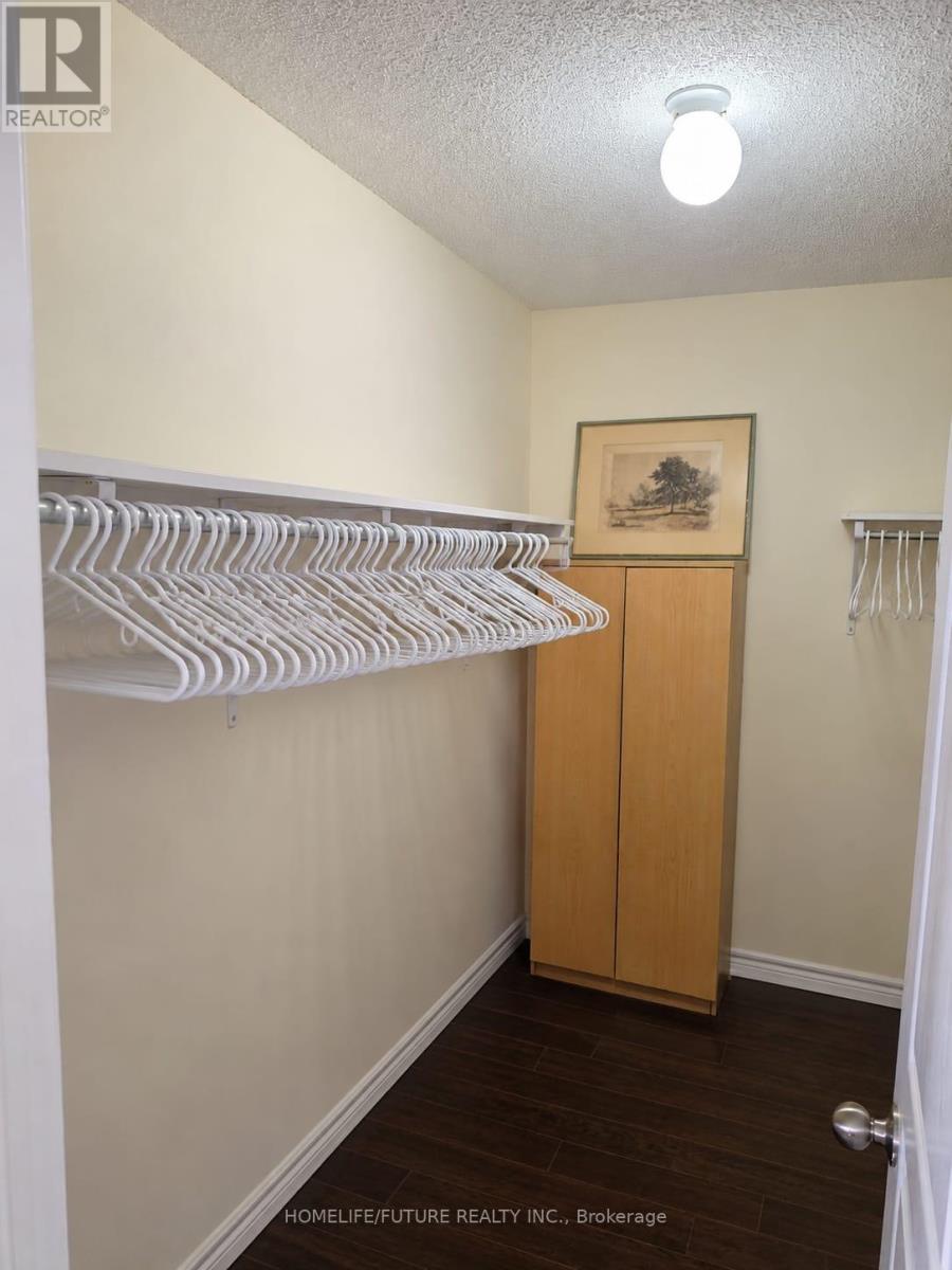27 Saint Dennis Road, Brampton, Ontario  L6R 3W7 - Photo 6 - W14127784