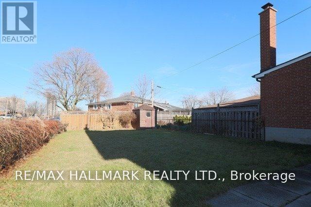 26 Imogene Avenue, Toronto, Ontario  M9M 1N7 - Photo 14 - W14127818