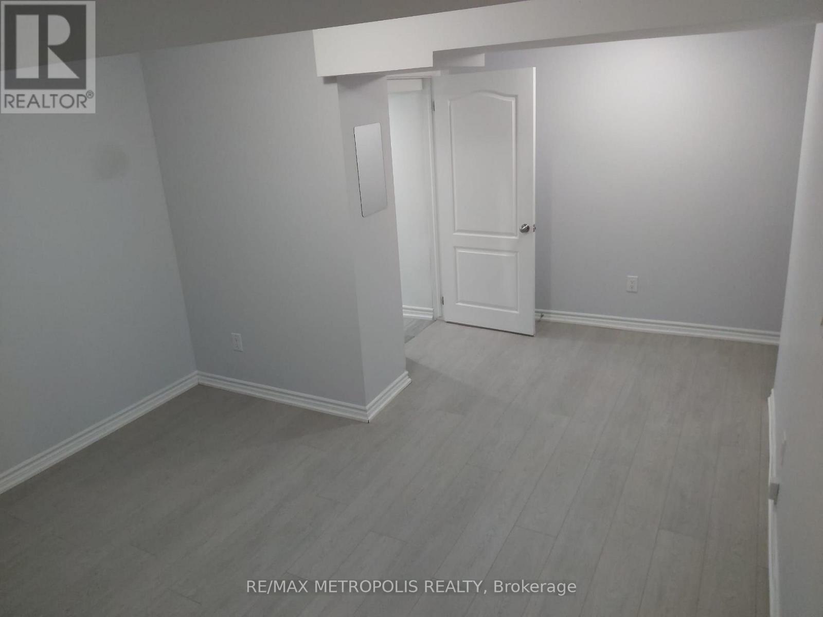 Bsmt - 42 Dolly Varden Drive, Brampton, Ontario  L6R 3L3 - Photo 7 - W14108268