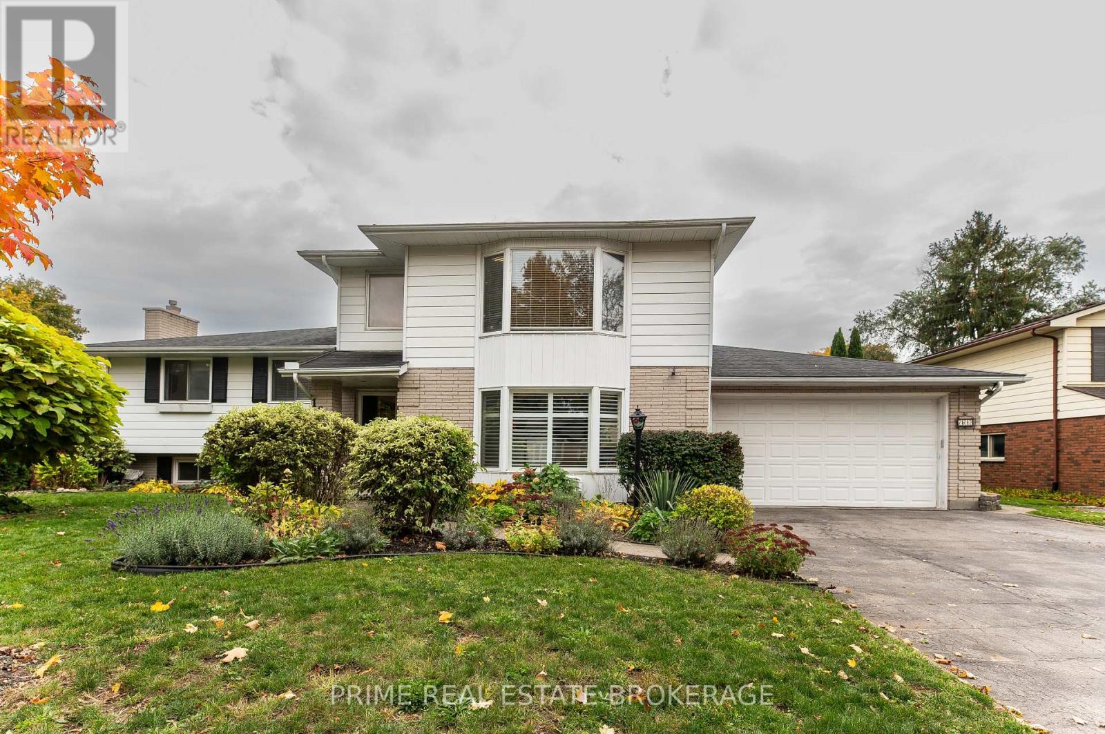 102 Glenburnie Crescent, London North, Ontario  N5X 2A3 - Photo 1 - X14127972