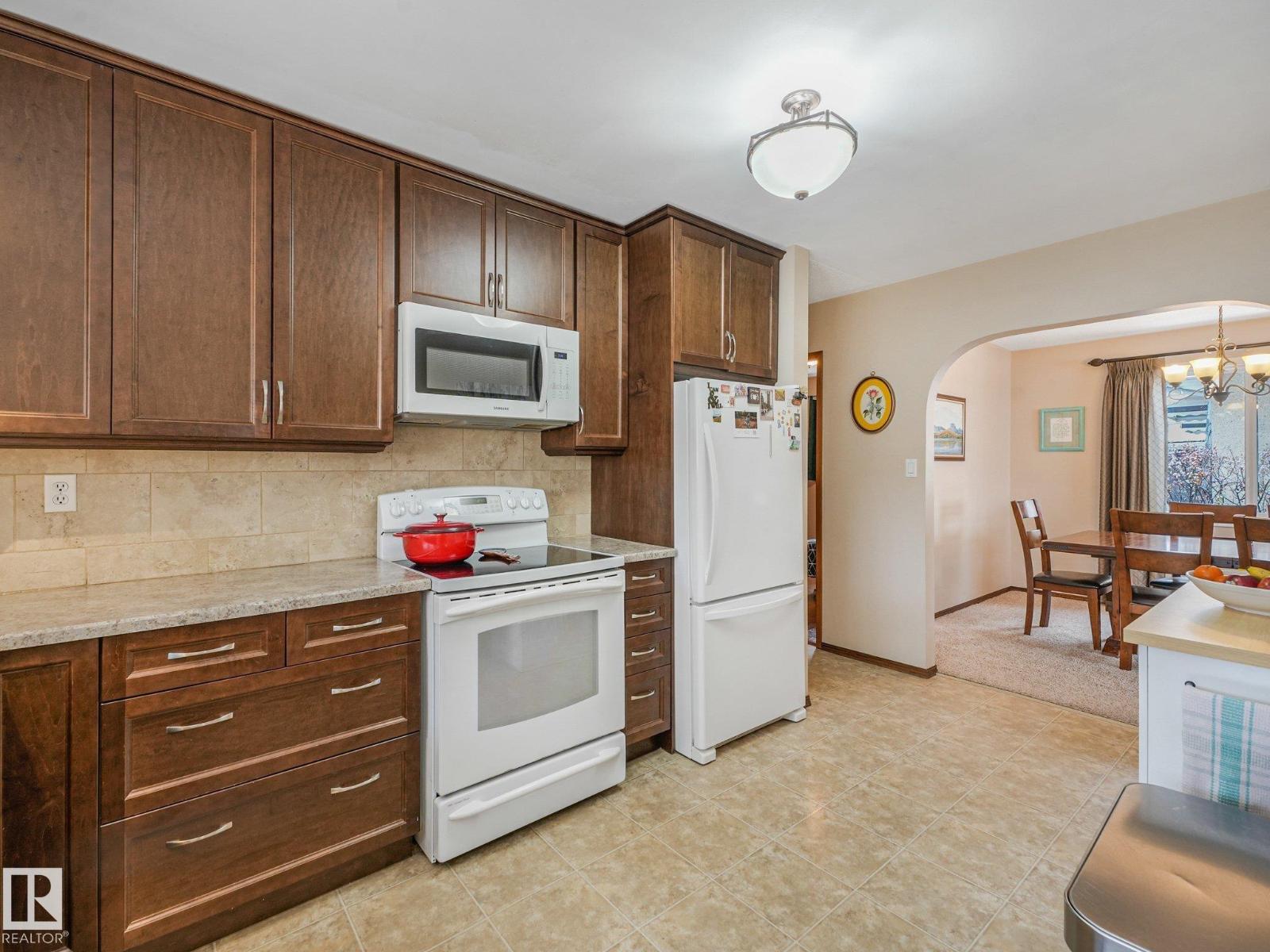 14708 62 ST NW