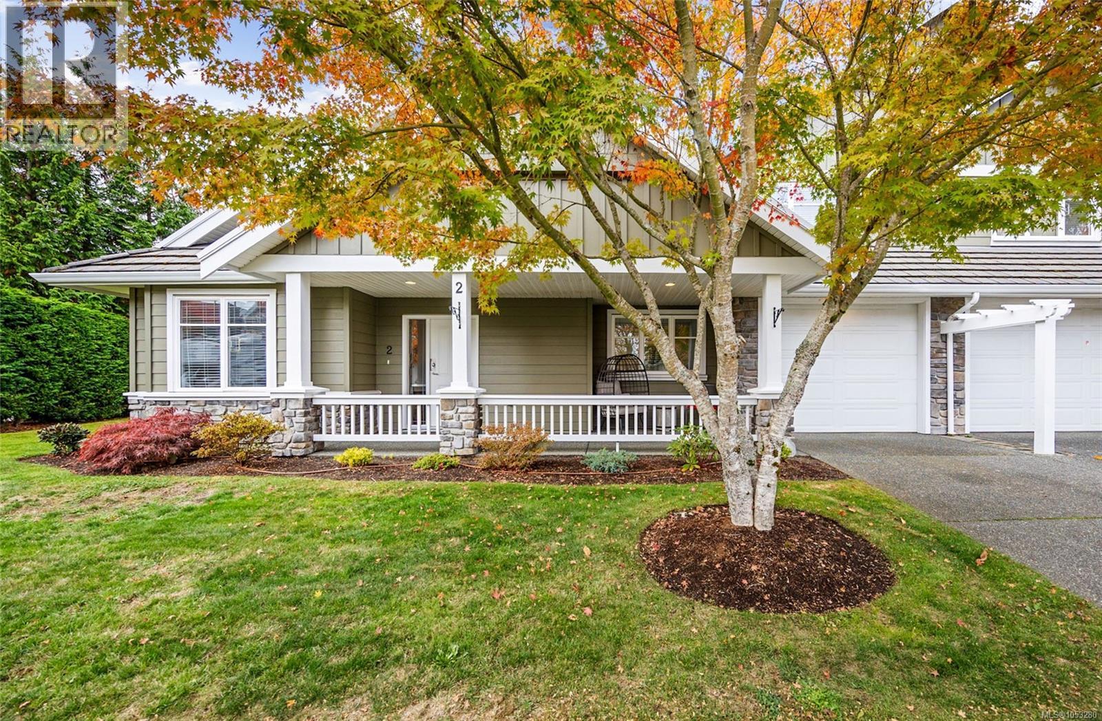 2 737 Royal Pl