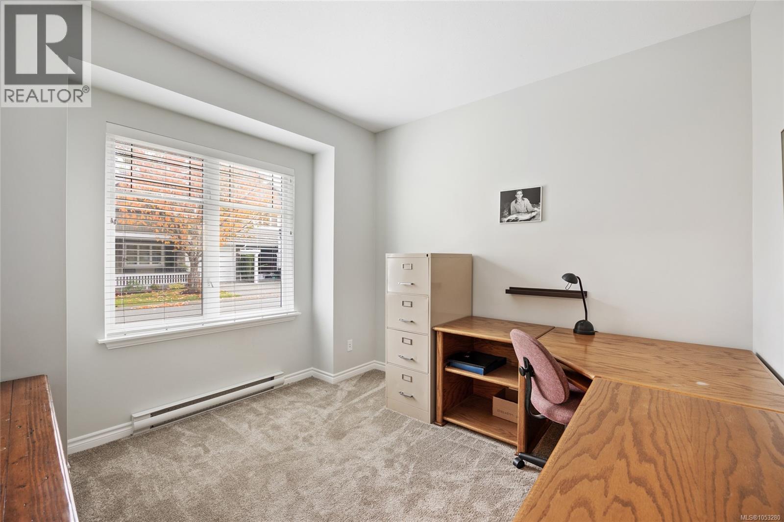 2 737 Royal Pl