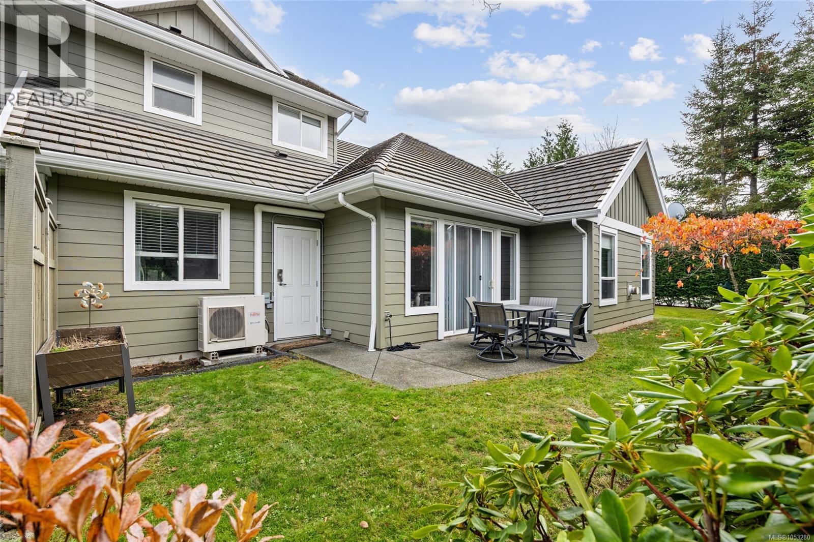 2 737 Royal Pl