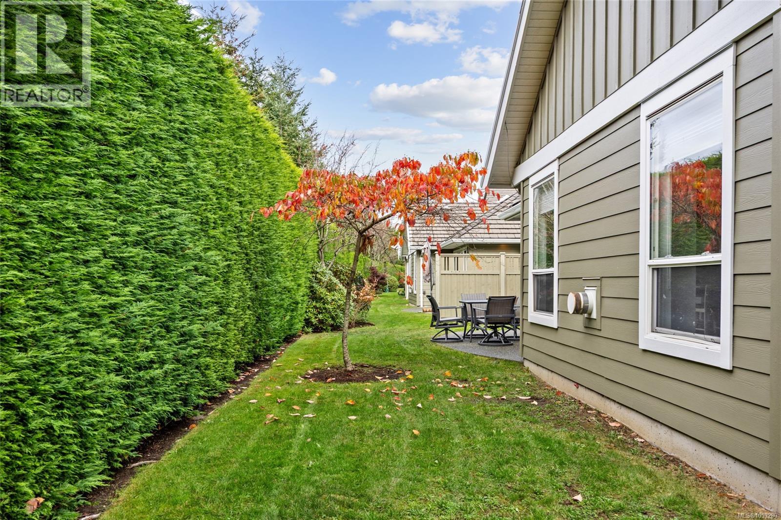 2 737 Royal Pl