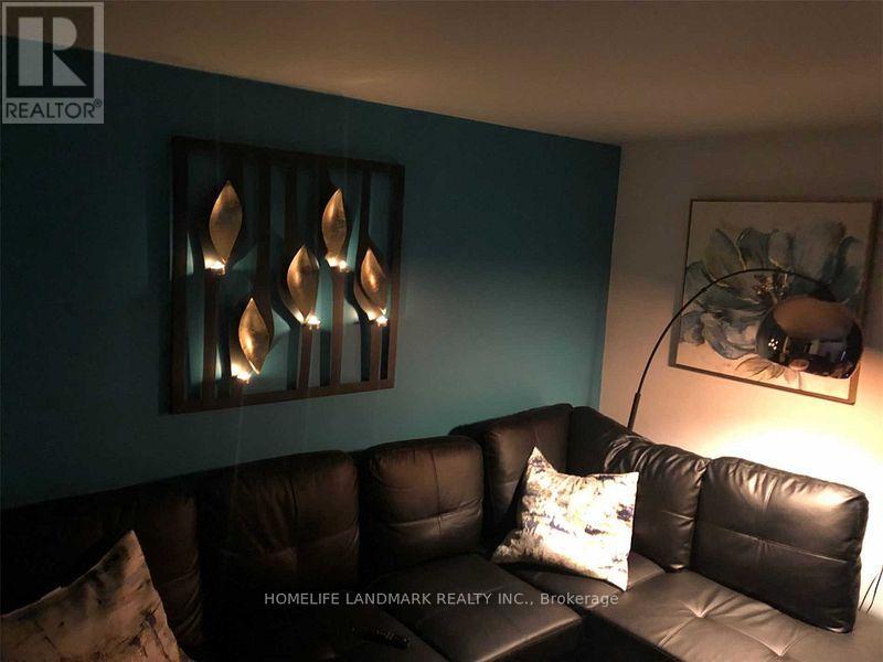 216 Park Home Avenue, Toronto, Ontario  M2R 1A2 - Photo 7 - C14127882