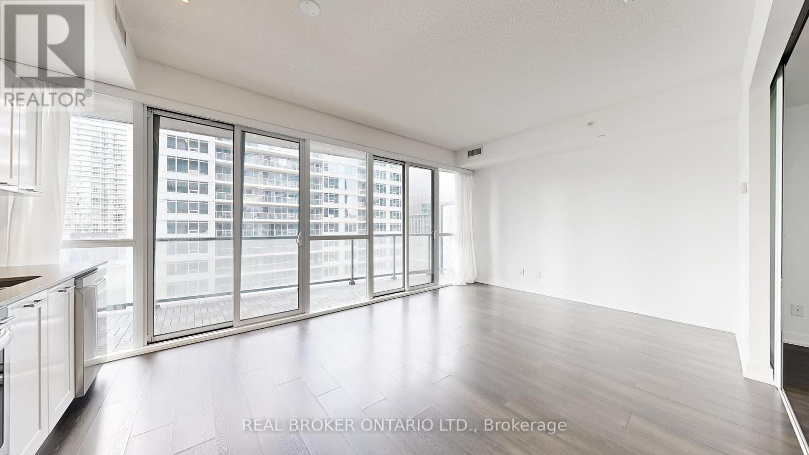 910 - 20 Bruyeres Mews, Toronto (Niagara), Ontario  M5V 0G8 - Photo 6 - C14127924