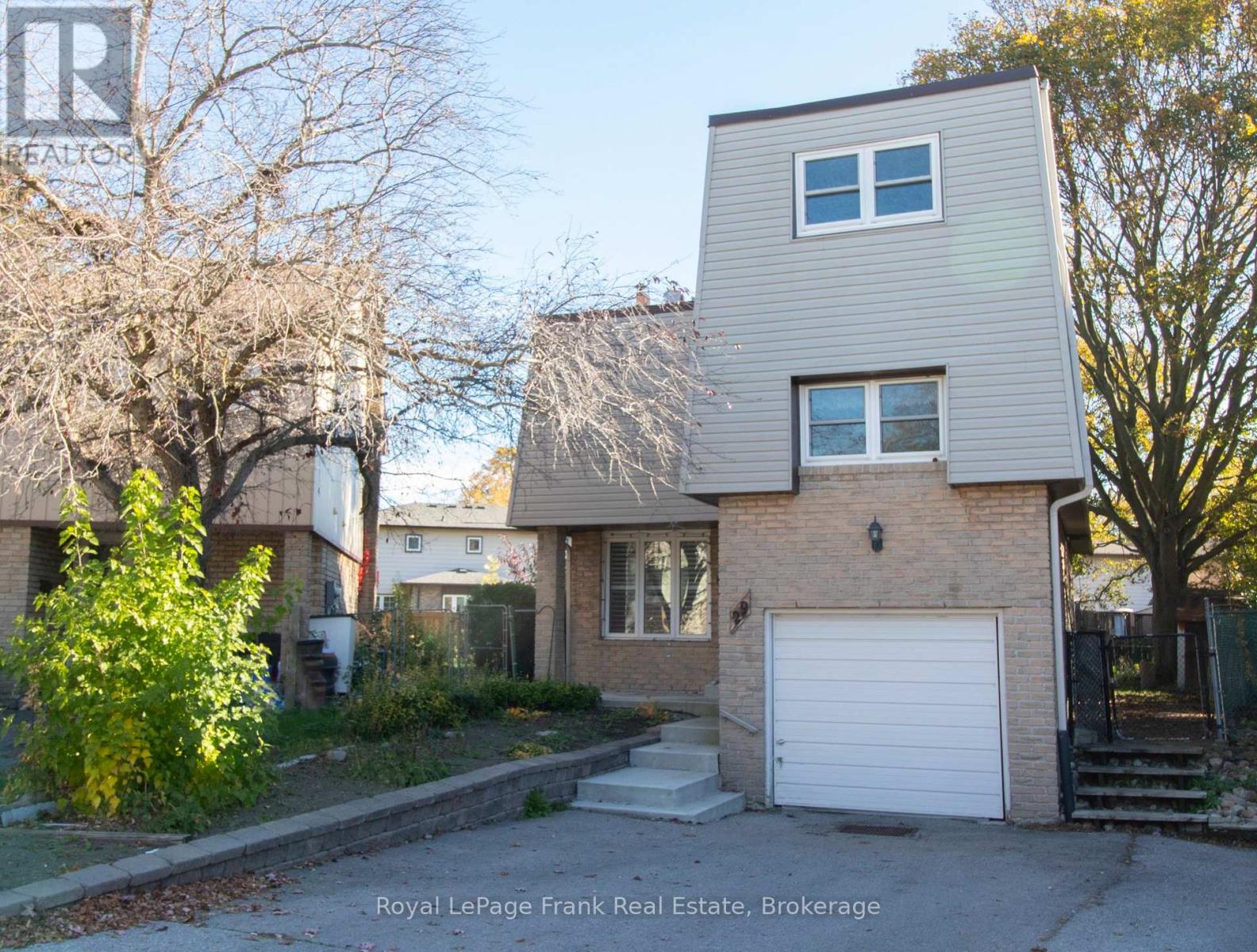 29 Graham Court, Whitby, Ontario  L1N 6E1 - Photo 2 - E14127906