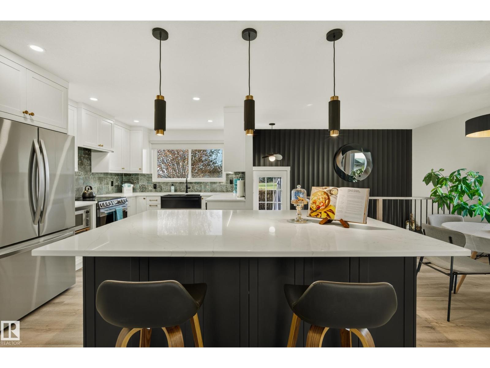 122 MISSION AV
