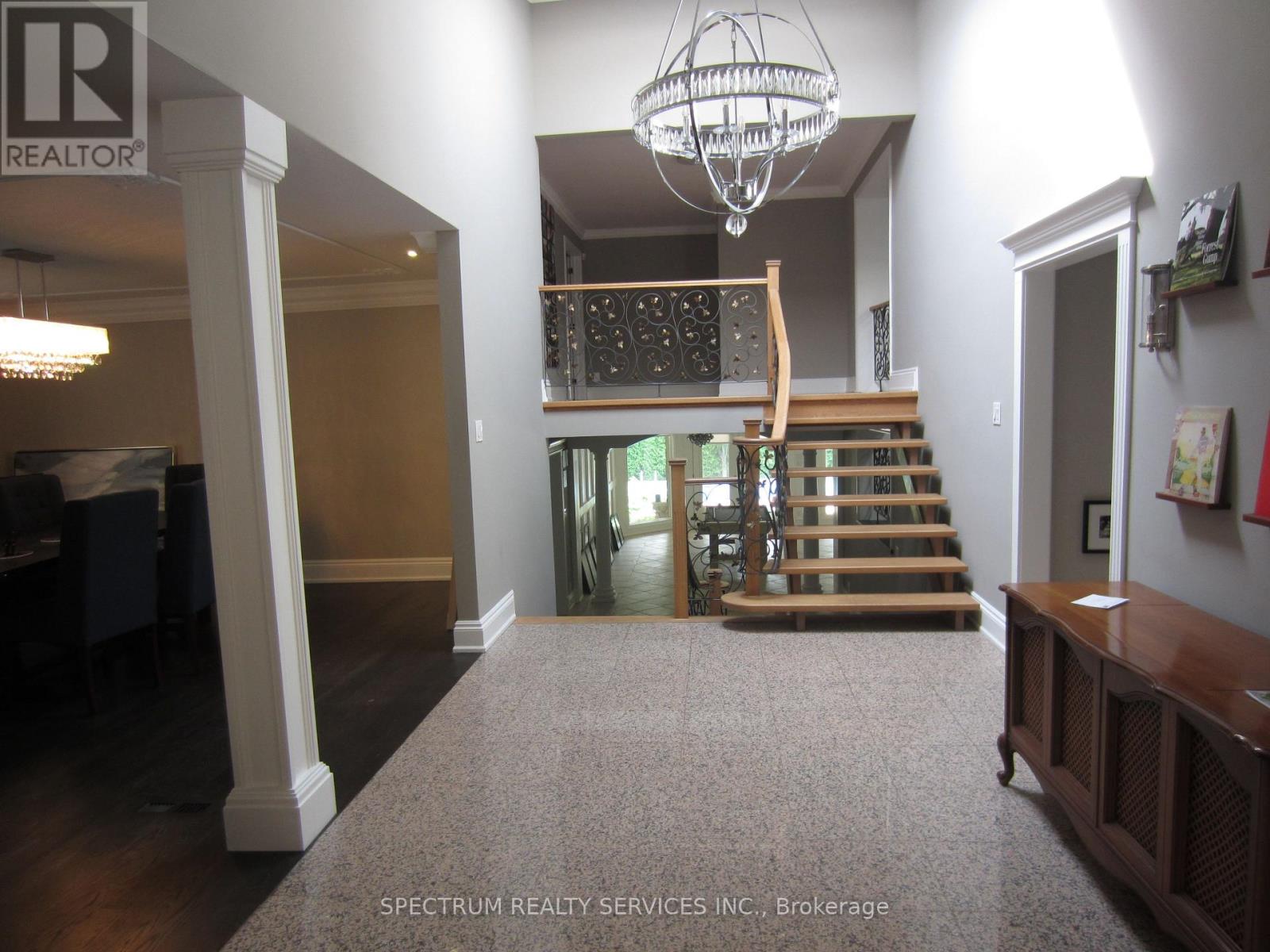 135 Hayhoe Avenue, Vaughan, Ontario  L4L 1S5 - Photo 7 - N14127932