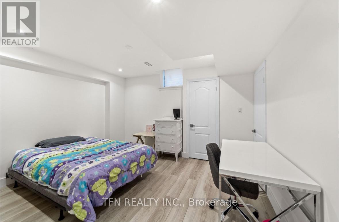 17 Camden Drive, Vaughan (Concord), Ontario  L4K 5S6 - Photo 8 - N14128016