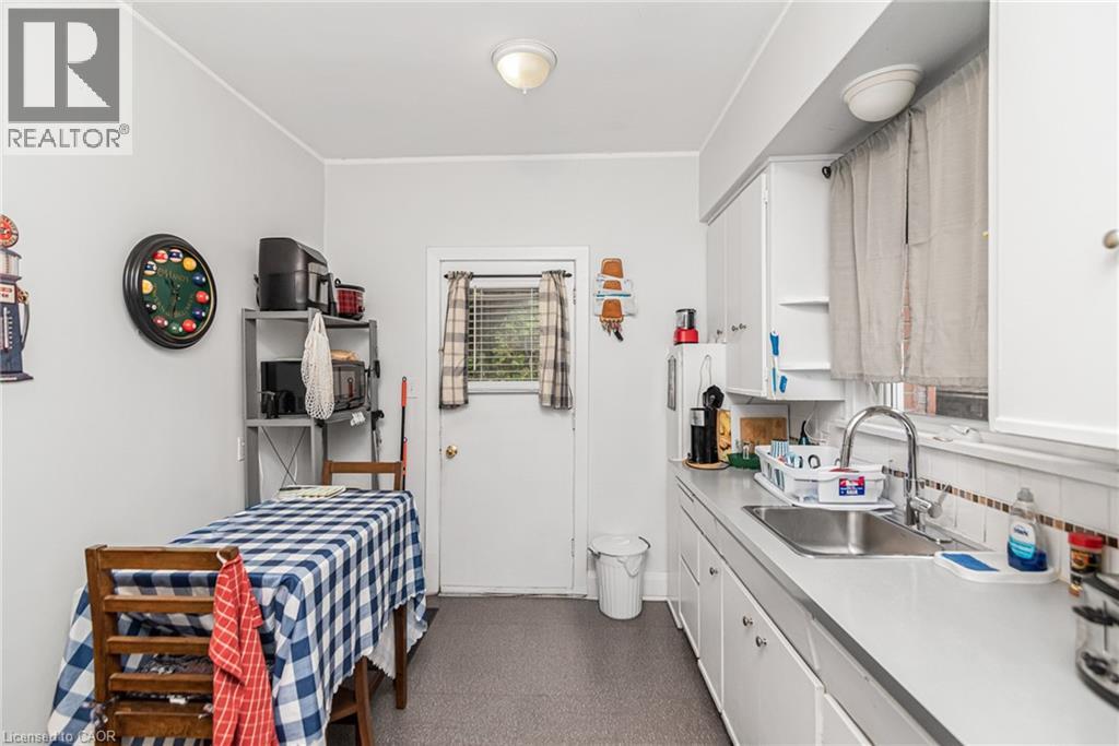 208 Holton Avenue S, Hamilton, Ontario  L8M 2L7 - Photo 9 - 40874516
