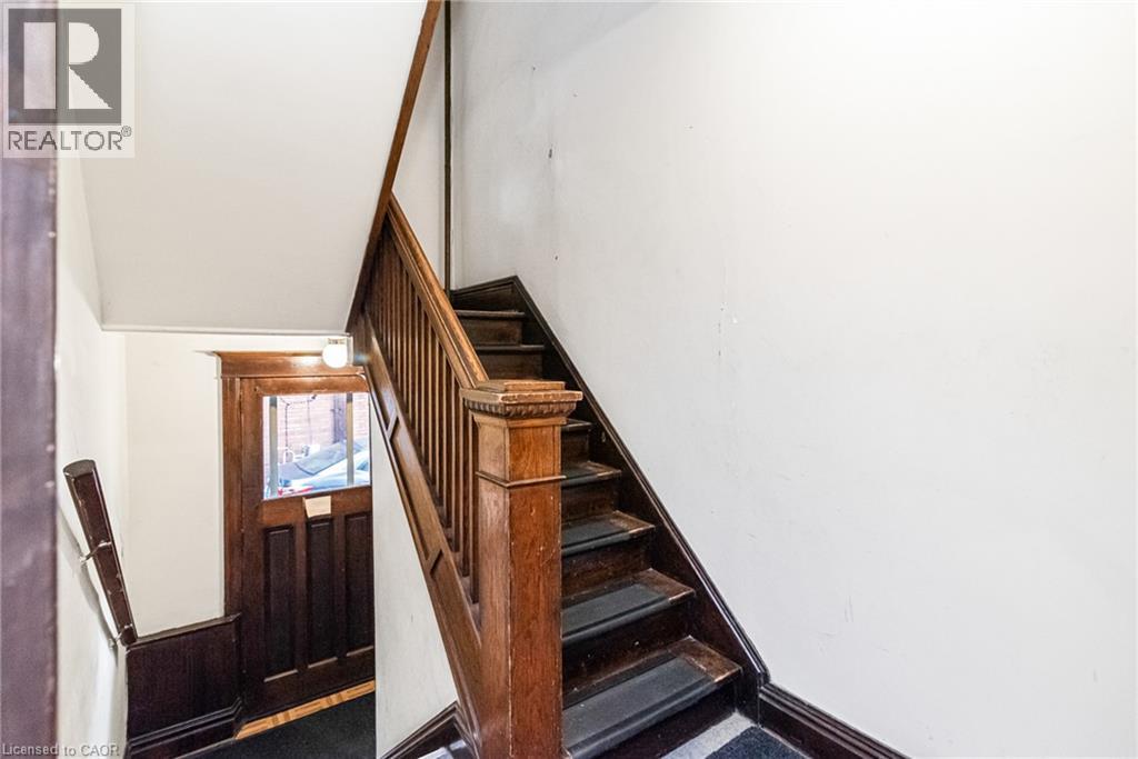 208 Holton Avenue S, Hamilton, Ontario  L8M 2L7 - Photo 16 - 40874516