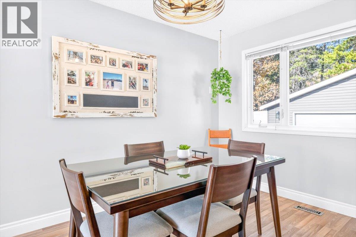 315 Western Larch Crescent