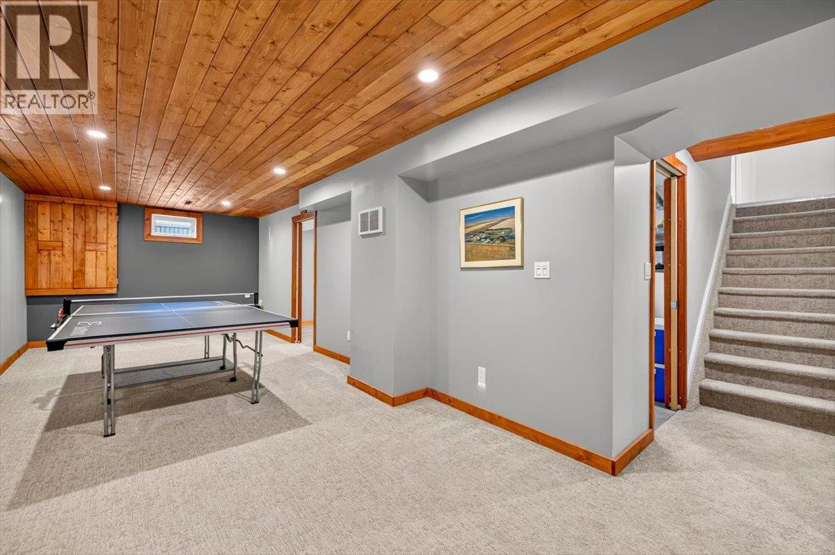 315 Western Larch Crescent