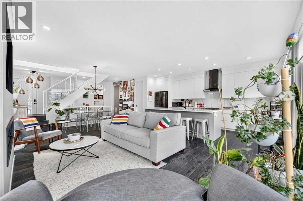 32 Cranbrook Bay SE