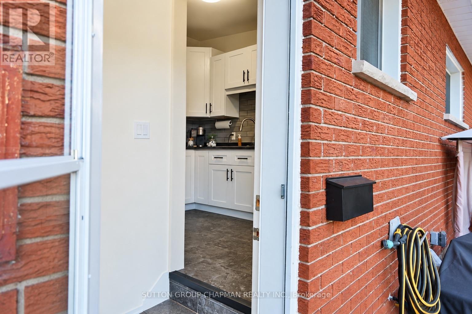 B - 43 Frontenac Road, London South, Ontario  N5Z 3Y5 - Photo 6 - X14128128