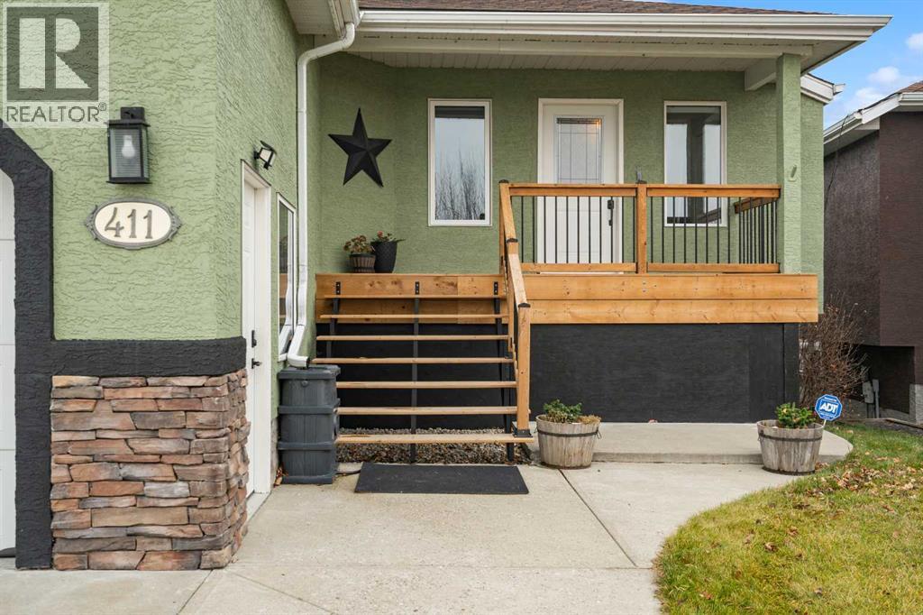 411 Lineham Acres Bay NW, High River, Alberta  T1V 1T3 - Photo 2 - A2355024