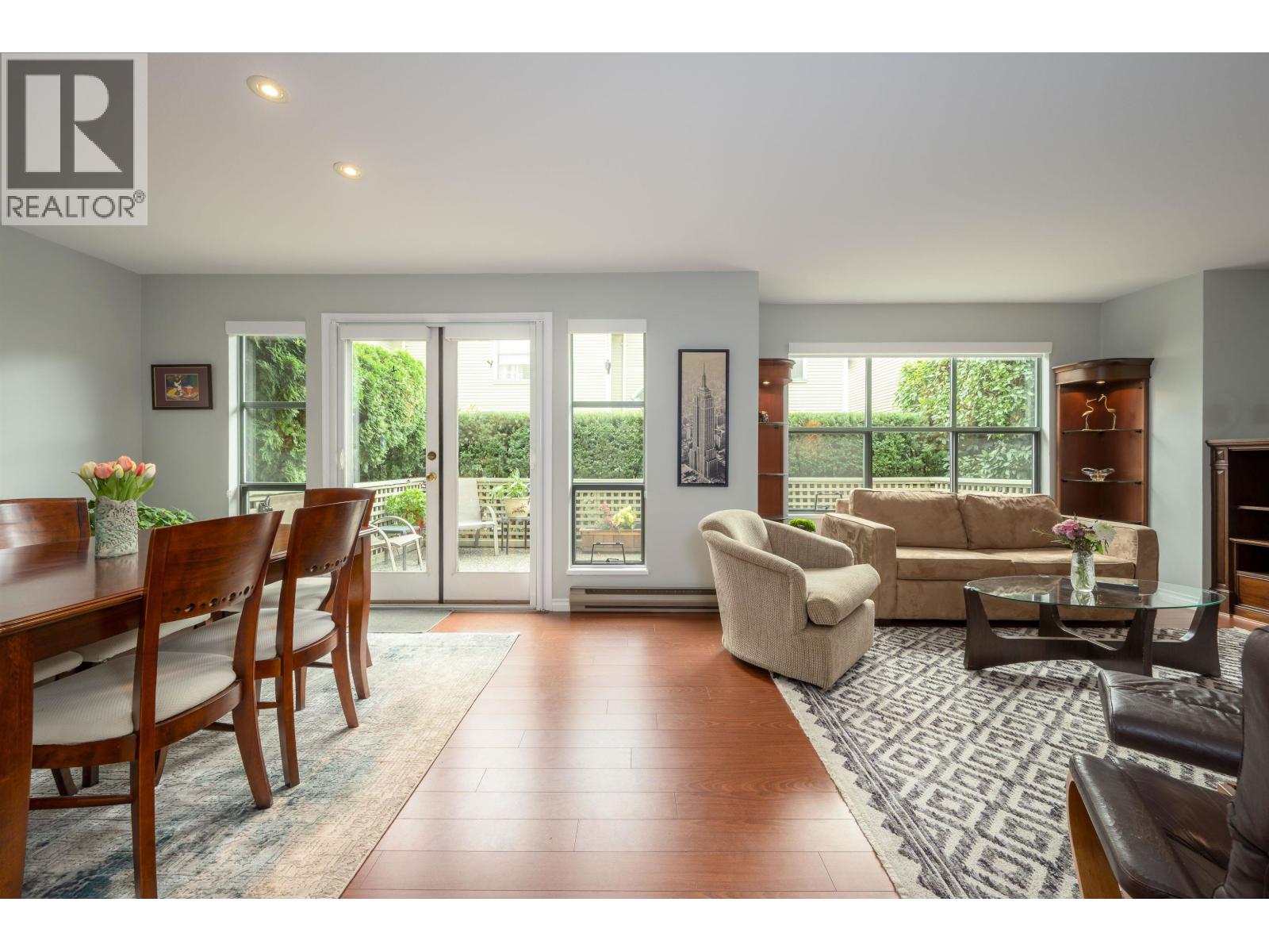 12 229 E 8th Street, North Vancouver, British Columbia  V7L 1Y9 - Photo 2 - R3179525