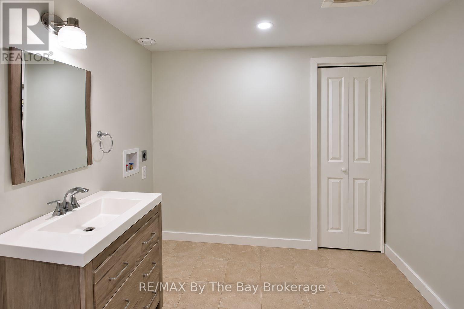 103 Sunnidale Road S, Wasaga Beach, Ontario  L9Z 2S9 - Photo 20 - S14128144
