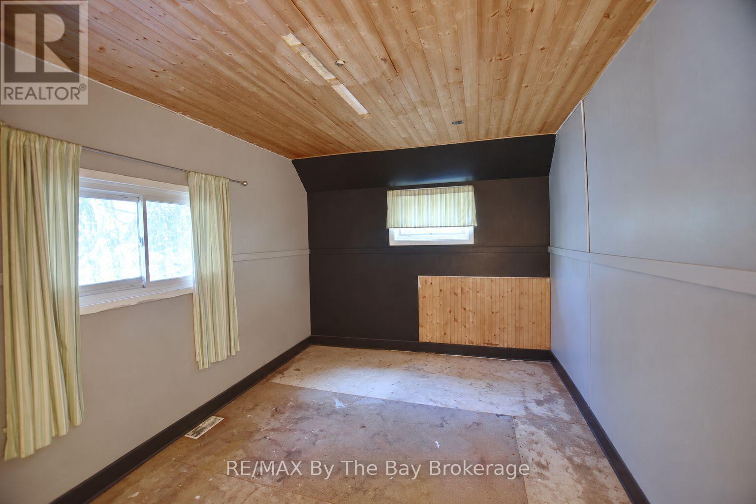 103 Sunnidale Road S, Wasaga Beach, Ontario  L9Z 2S9 - Photo 8 - S14128144