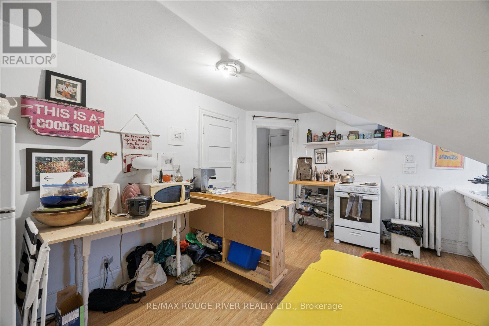 154 Walmer Road, Toronto, Ontario  M5R 2X9 - Photo 35 - C14128256
