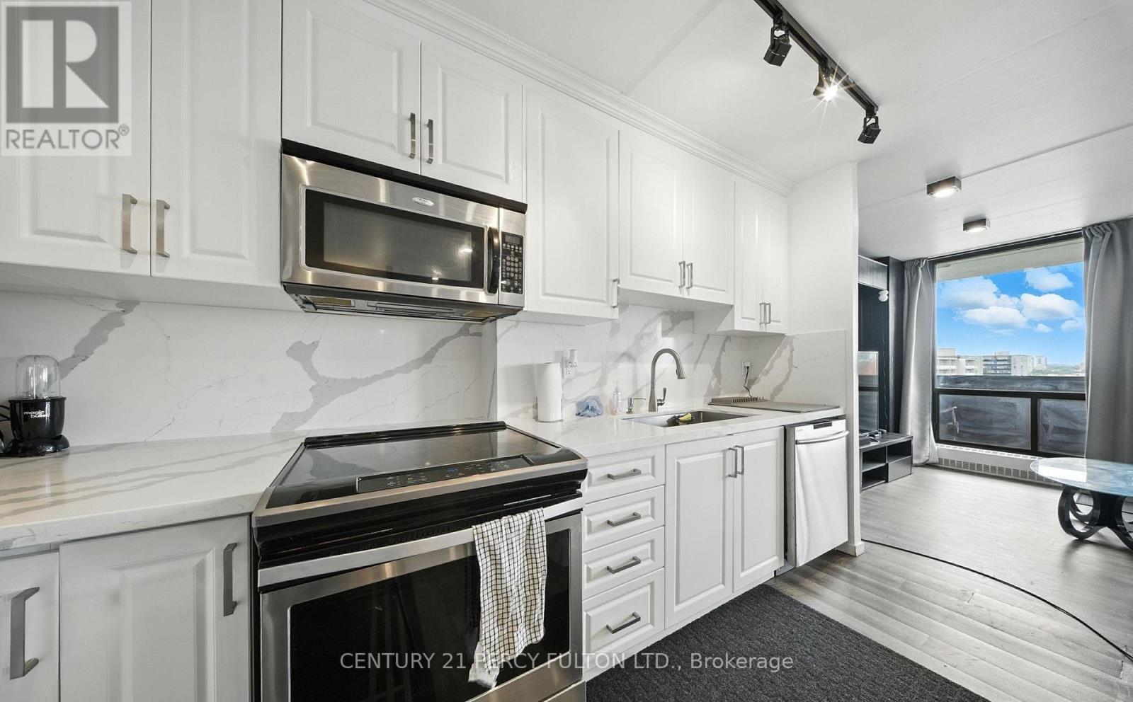1212 - 2 Glamorgan Avenue, Toronto, Ontario  M1P 2M8 - Photo 3 - E14128192