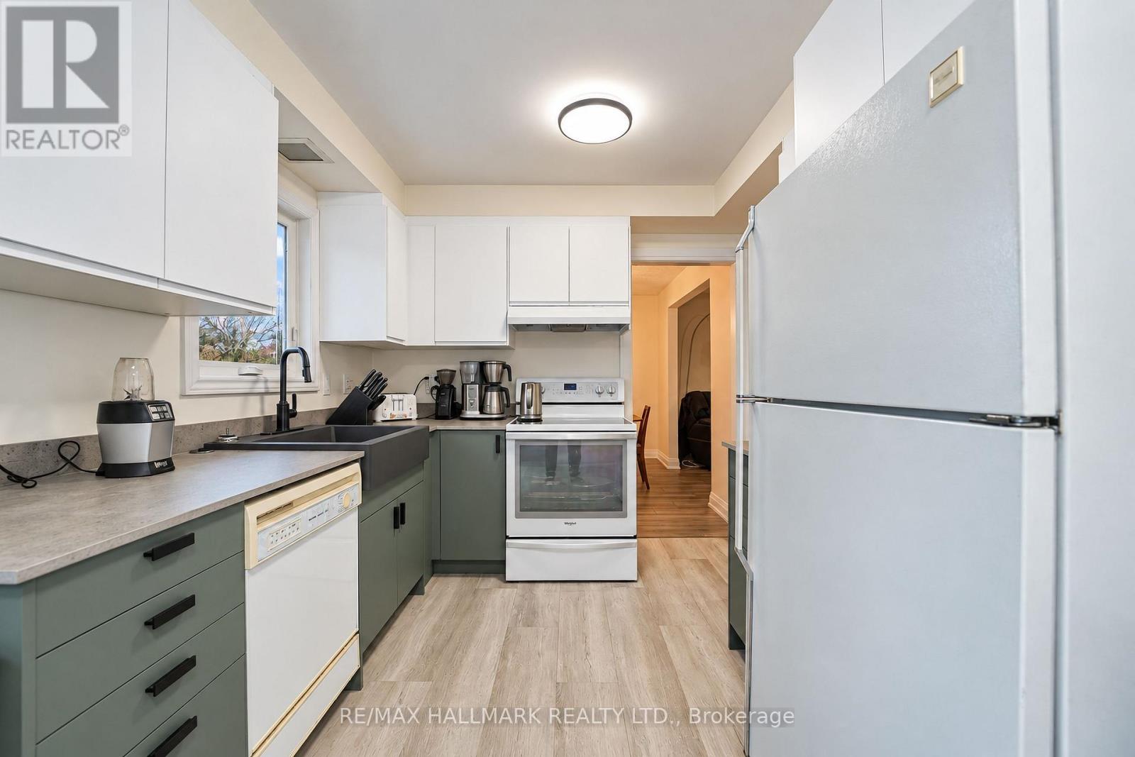 21 Queenscourt Drive, Toronto, Ontario  M1T 2J4 - Photo 14 - E14128260