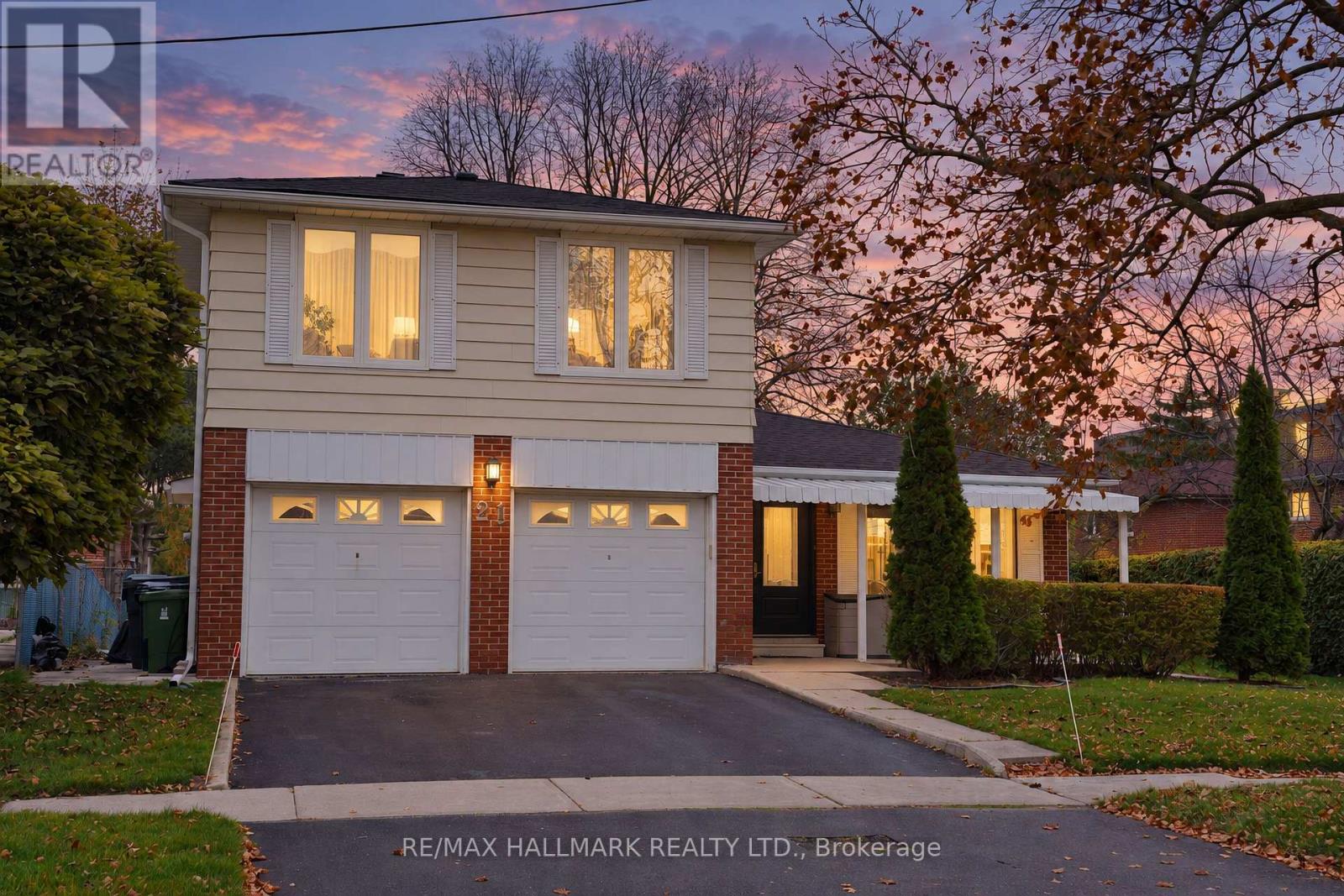 21 Queenscourt Drive, Toronto, Ontario  M1T 2J4 - Photo 2 - E14128260