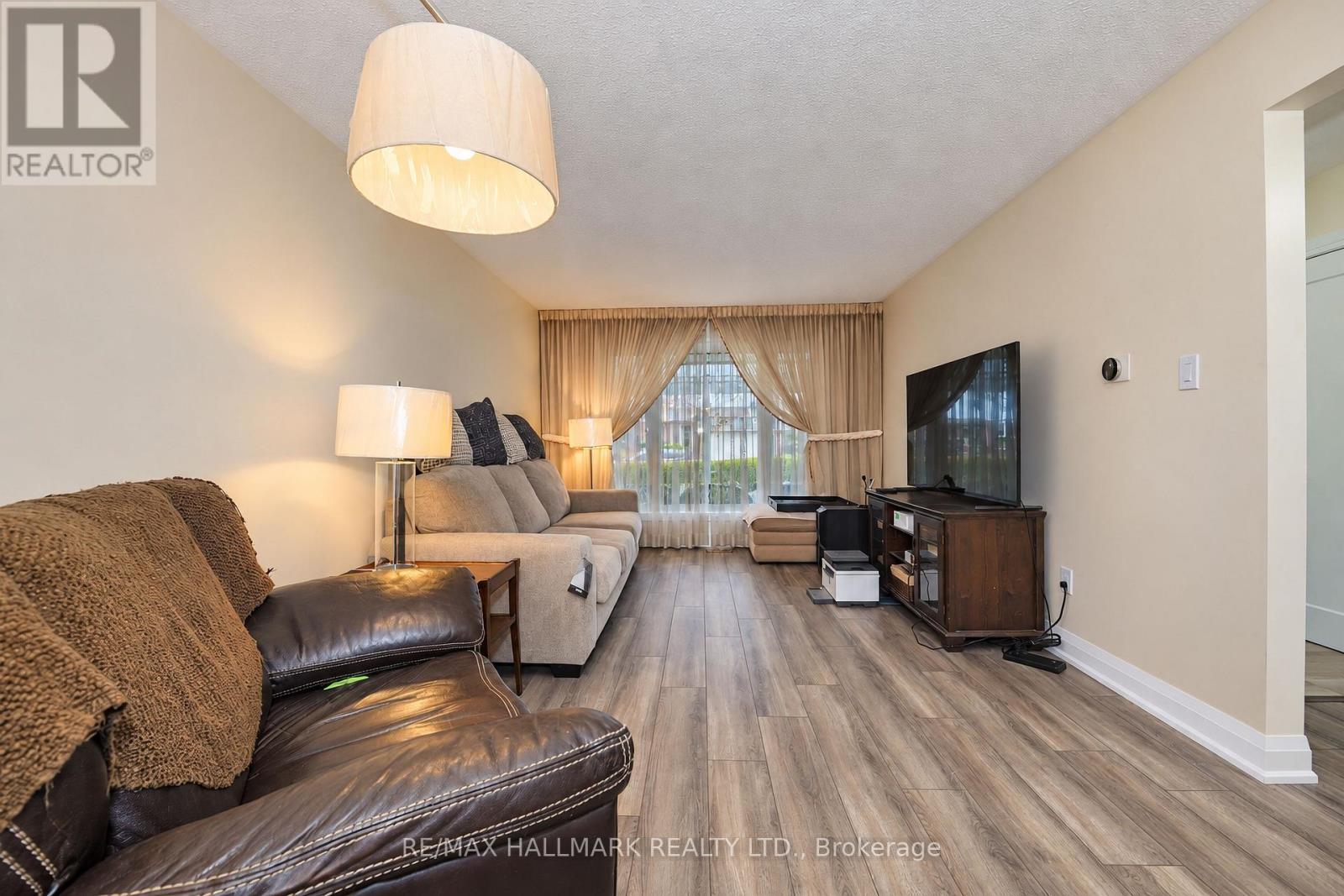 21 Queenscourt Drive, Toronto, Ontario  M1T 2J4 - Photo 20 - E14128260