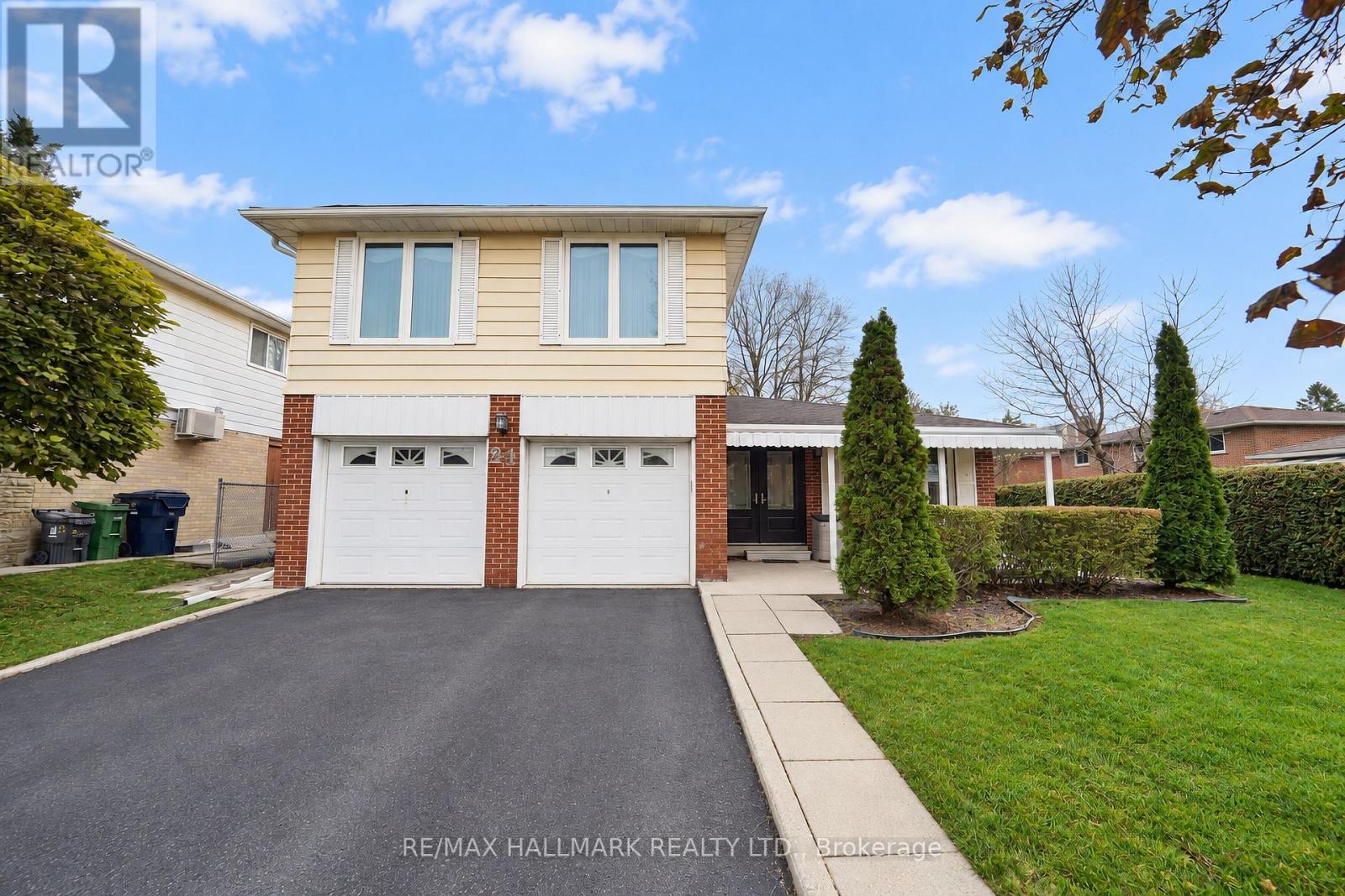21 Queenscourt Drive, Toronto, Ontario  M1T 2J4 - Photo 5 - E14128260