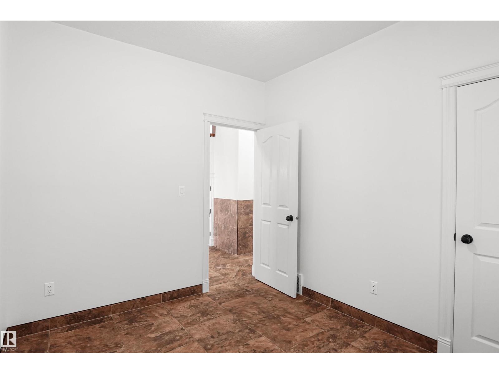 13512 160 AV NW