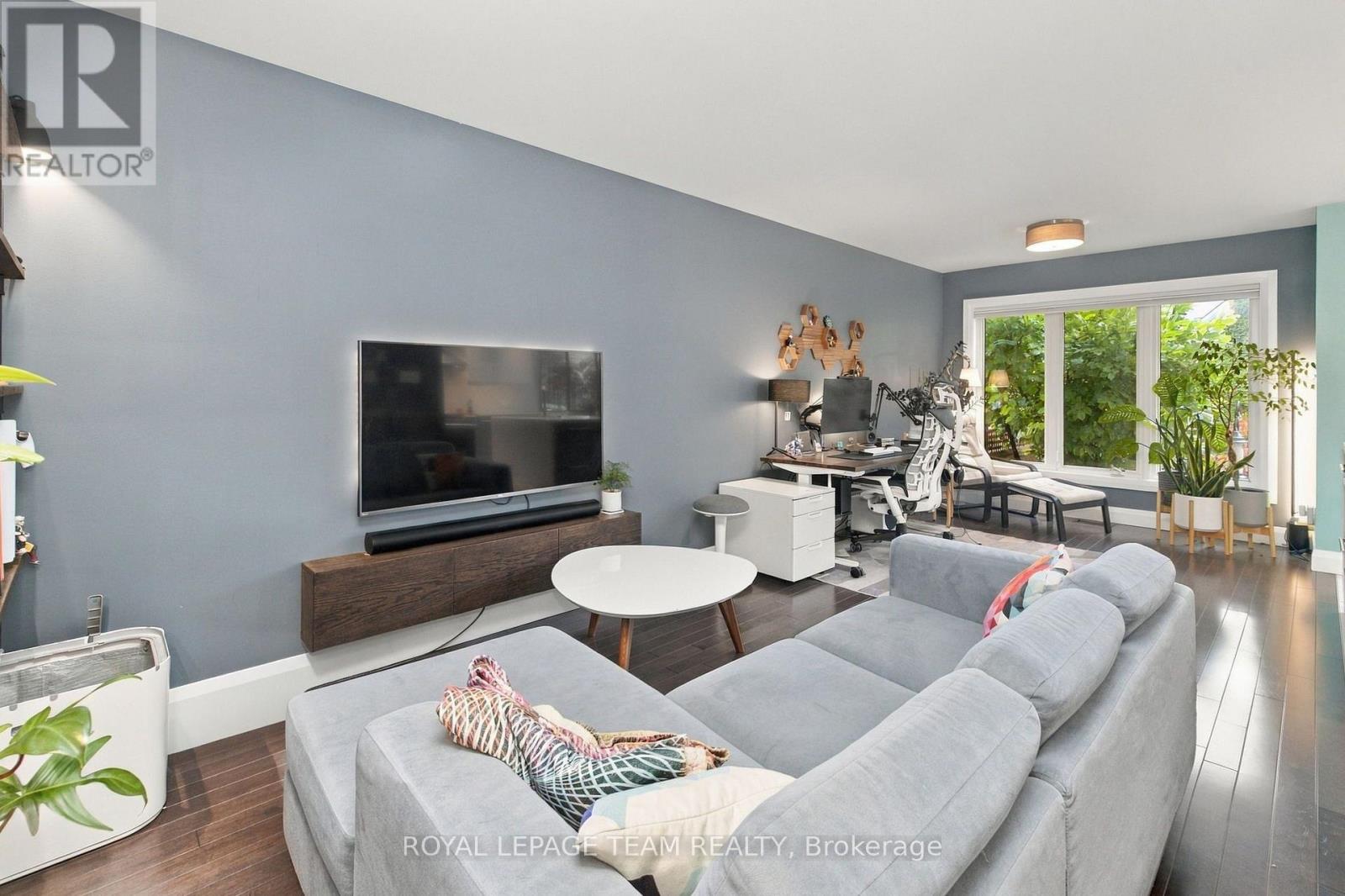 131 Forestcrest Street, Ottawa, Ontario  K1C 7R4 - Photo 4 - X14128132