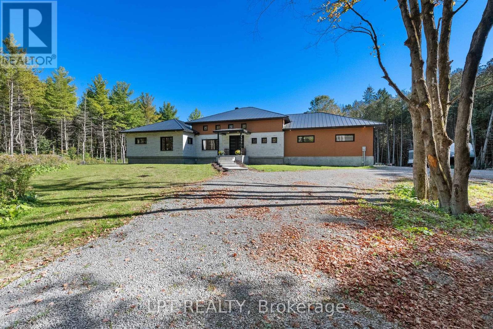 8168 Cooper Hill Road, Ottawa, Ontario  K0A 2P0 - Photo 2 - X14128200