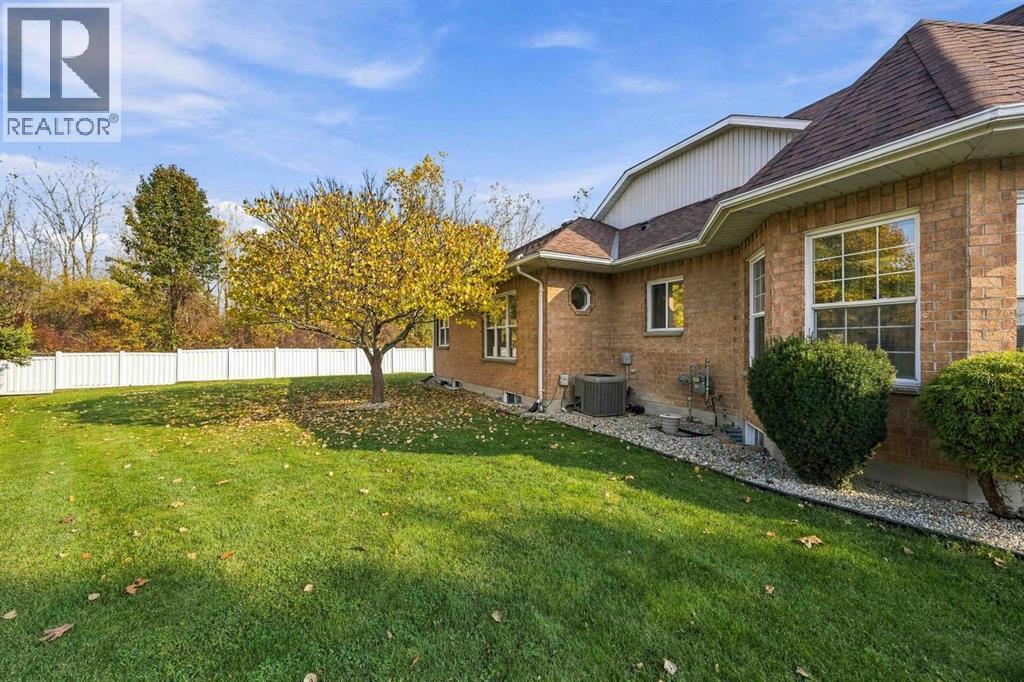 27 Michael Snow Court, Sarnia, Ontario  N7W 1B8 - Photo 38 - 26026549